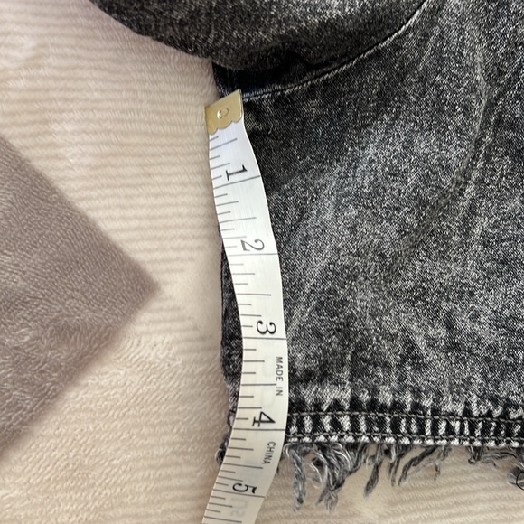 Women’s faded and distressed black shorts - Picture 8 of 8